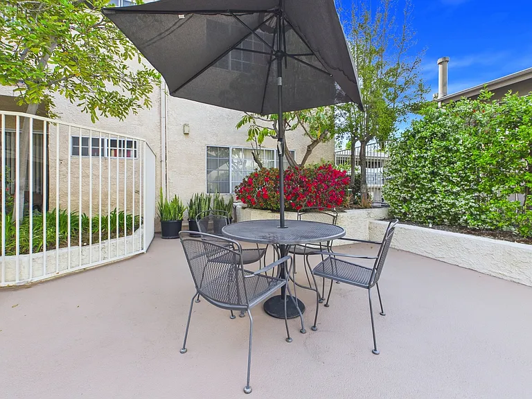 11641 Valley Spring Lane Apartments — Photo 14