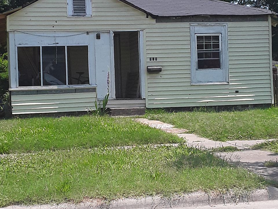 1st image of 905 N Marion St