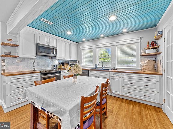 5th image of 65 Everturn Ln
