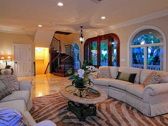 4th image of 927 Casey Cove Dr
