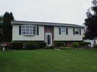 1640 Greenbriar Rd, York, PA 17404