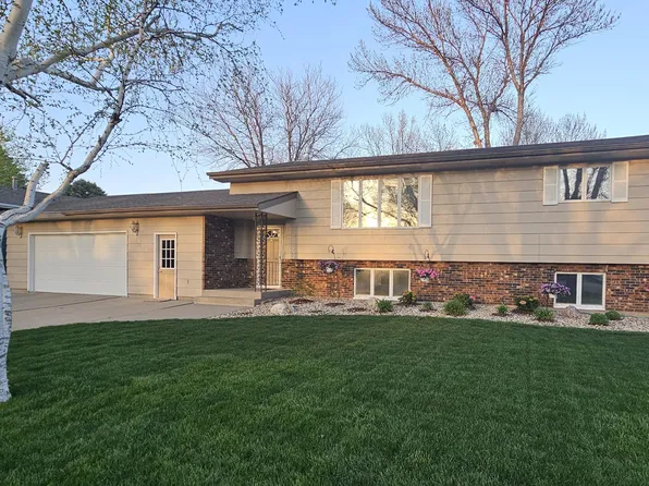 1612 N Harrison St, Aberdeen City, SD 57401