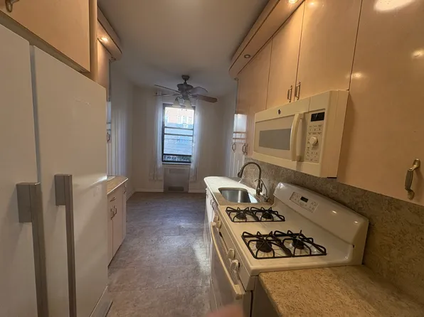 65-38 Booth Street image 9 of 16