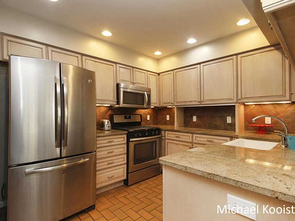 2nd image of 2952 Canyonside Ct NE