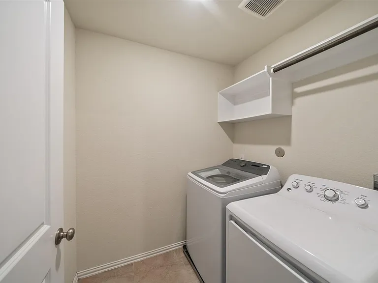 708 Ivory Manor Dr — Photo 20