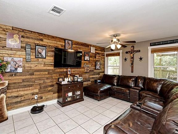 5th image of 9613 Sugar Hill Dr