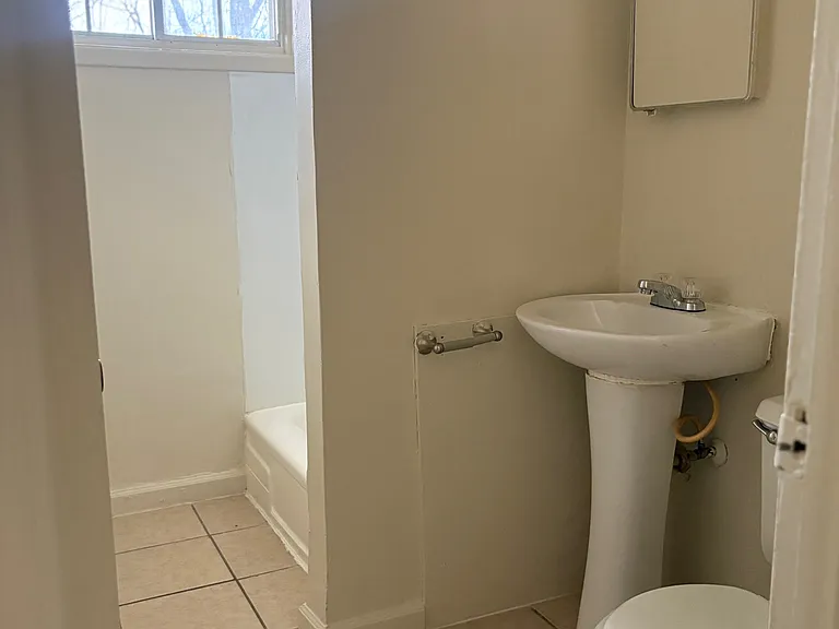 49 W Markison Ave #B — Photo 6