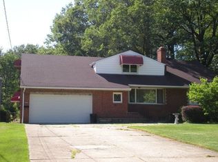 2066 Glenridge Rd, Euclid, OH 44117
