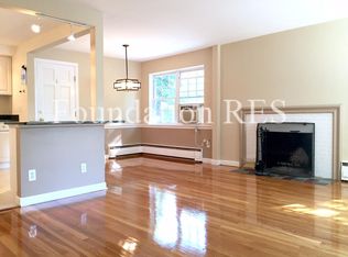 709 Vfw Pkwy, Boston, MA 02132