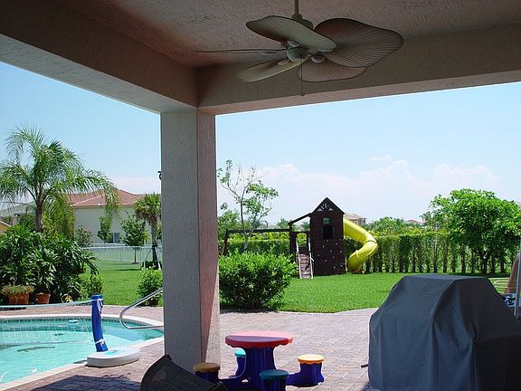 Huge Back Yard 