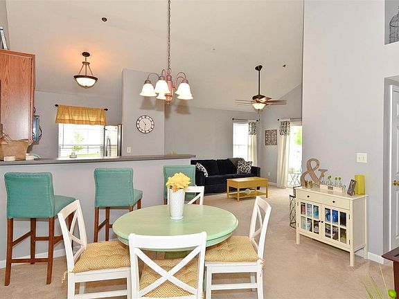 Vaulted Open Floor Plan