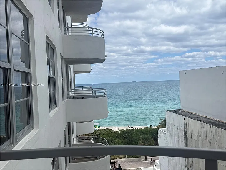 5555 Collins Ave #8R — Photo 11