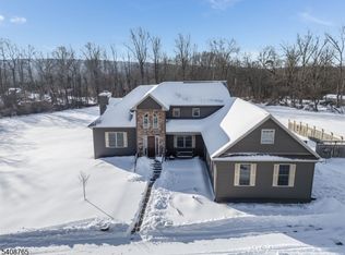 23 Dewey Ln, Lebanon Twp., NJ 08826