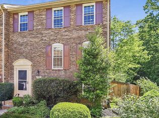 7081 Leewood Forest Dr, Springfield, VA 22151