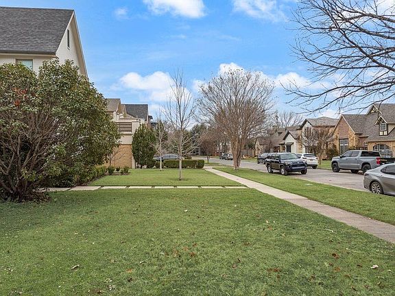 4th image of 3728 W Beverly Dr