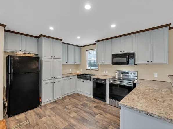 6126 Calvin Potts Rd, Primm Springs, TN 38476