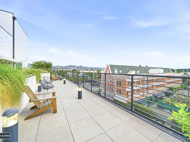 5th Floor Outdoor Lounge Area