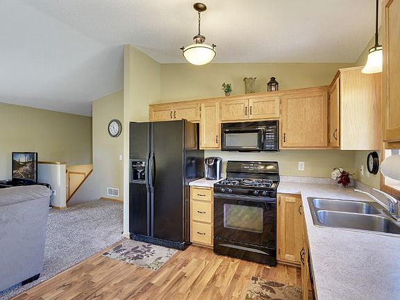 3rd image of 708 Dogwood St SW