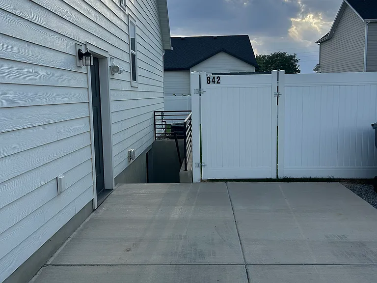 842 S 1360 E — Photo 3