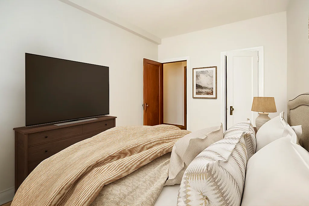 435 Spence Street — Photo 4