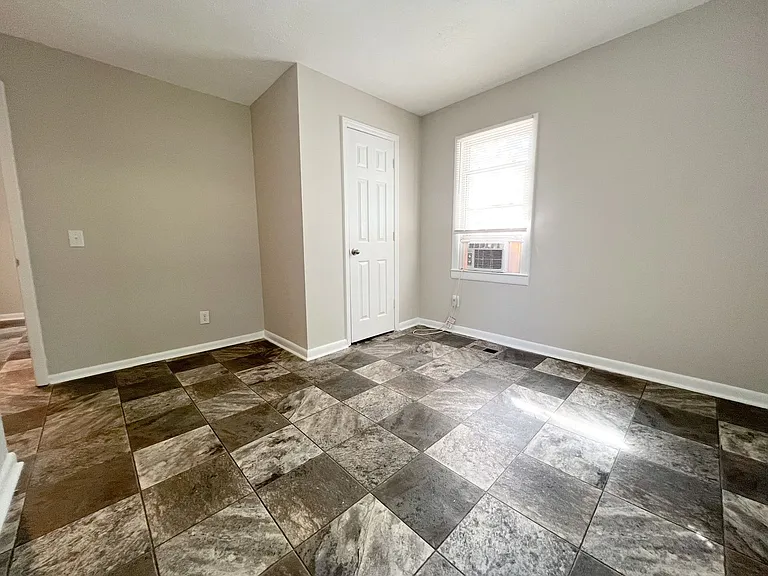 1139 Main St — Photo 12