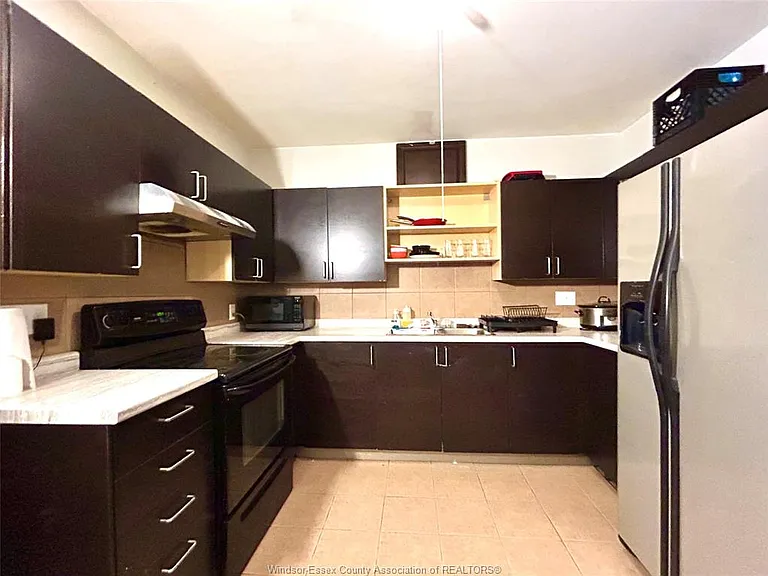 387 Josephine Ave — Photo 2