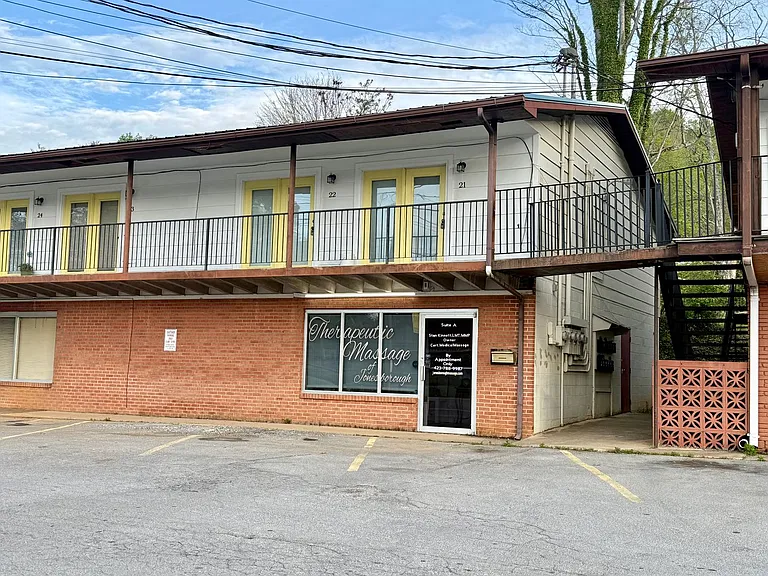 404 W Jackson Blvd — Photo 2
