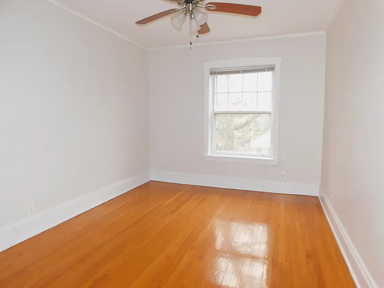 429 Linden Ave #J2 — Photo 10