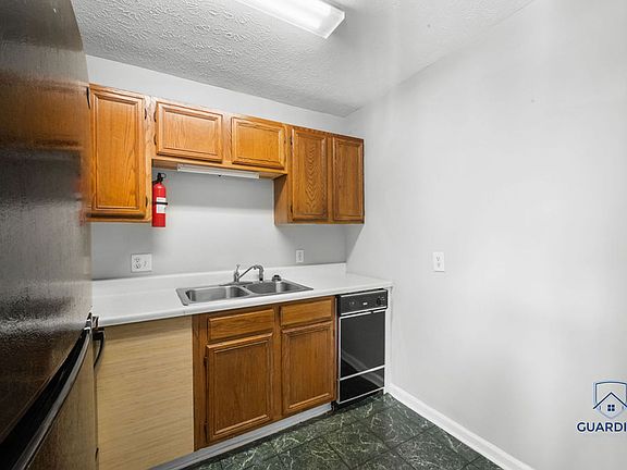 2nd image of 932 4th Ave #176-5