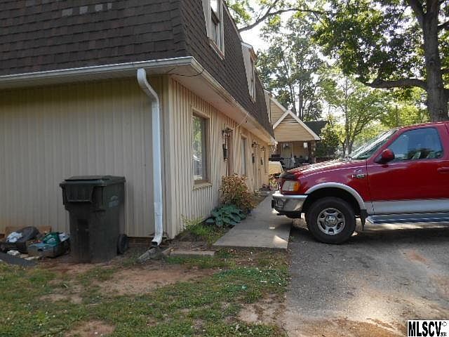 2nd image of 422-424 429th Ave SE