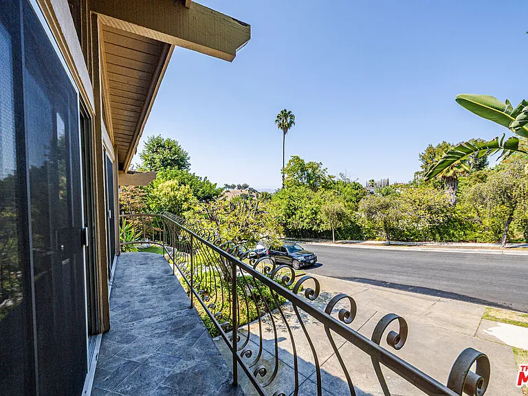 18022 Lake Encino Dr — Photo 22