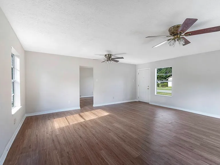 3018 Stallings Dr — Photo 8