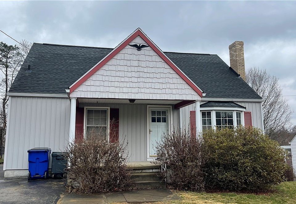 1st image of 629 Blackmore St