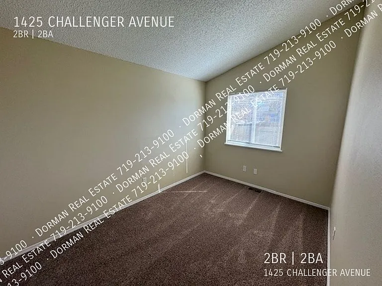 1425 Challenger Ave — Photo 12