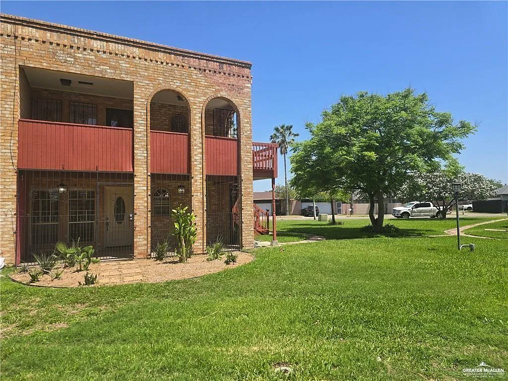 2 bed, 2.0 bath, 1324 sqft, $1,000 — Photo 1