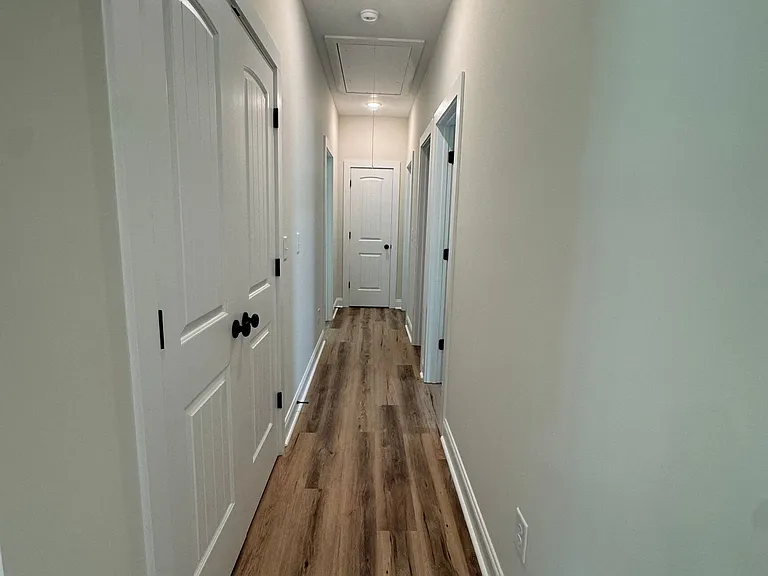 201 Oak Ave — Photo 5