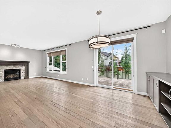 5th image of 143 N Stonemere Grn