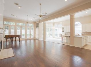 19 E Palmer Bnd, Spring, TX 77381