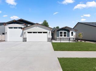 432 S Quincannon Ln, Star, ID 83669