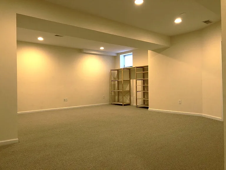 6145 Gabrielle Ave — Photo 20