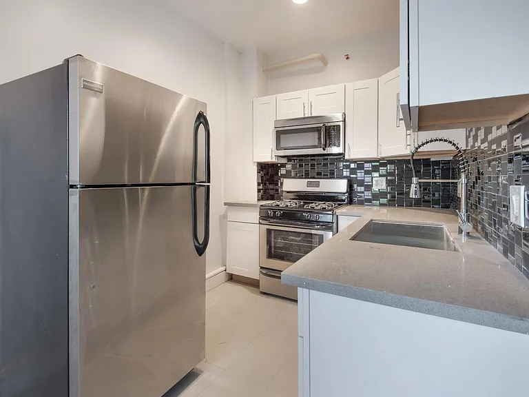 Kitchen - 1BR