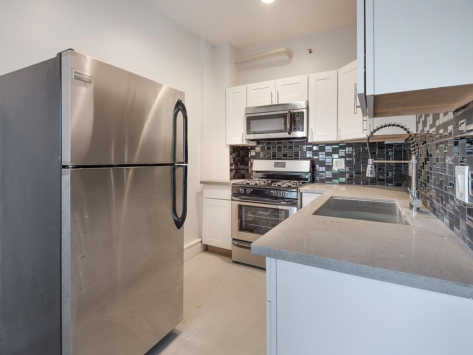Kitchen - 1BR