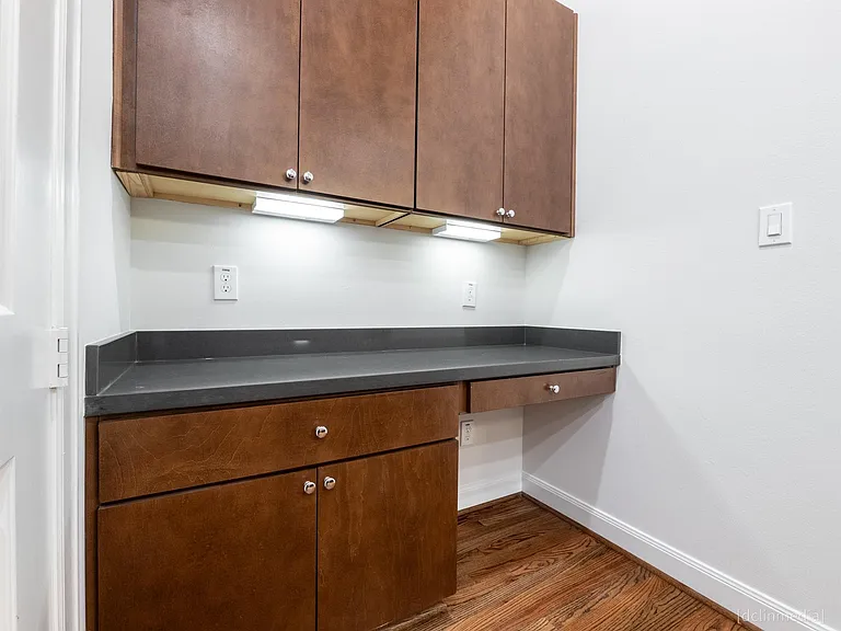 1224 Thompson — Photo 12