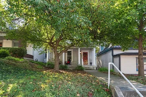 1302 Hepburn Ave — Photo 4