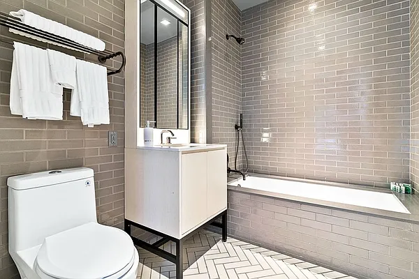 Rented by Manhattan Miami Real Estate | media 29