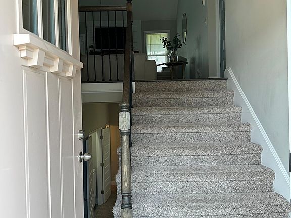 3rd image of 1377 Sussex Dr