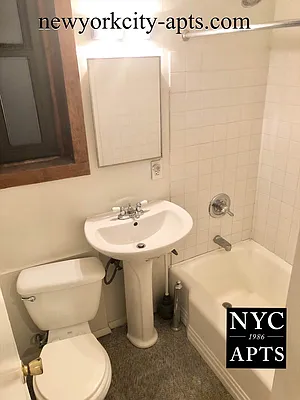 Rented by New York City Apartments | media 6