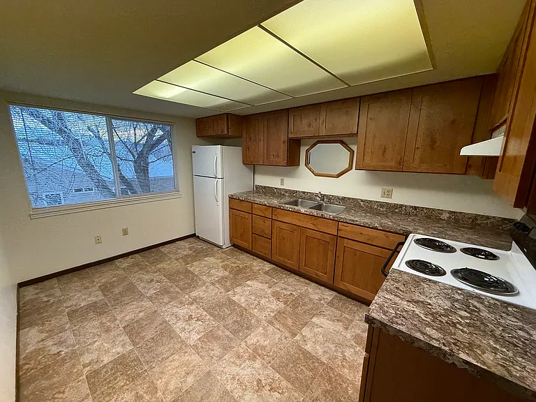 167 Indian Trail Rd — Photo 4
