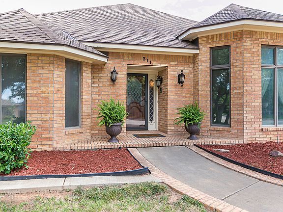 3rd image of 311 Canyon Crest Dr