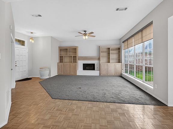 4th image of 1009 McCoy Dr